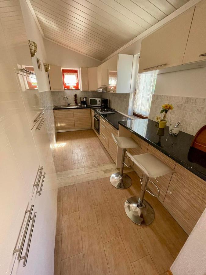 Apartments Villa Herak โปเรช ภายนอก รูปภาพ