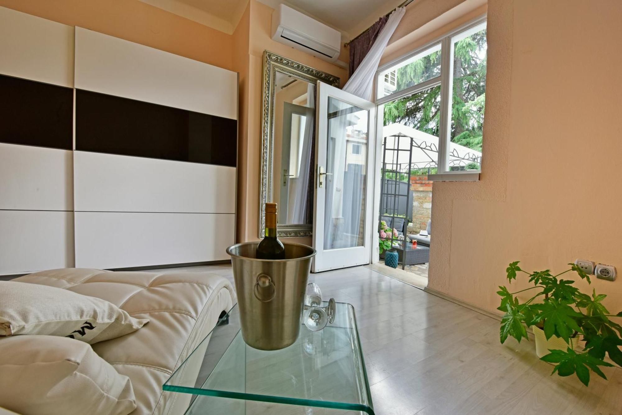 Apartments Villa Herak โปเรช ภายนอก รูปภาพ