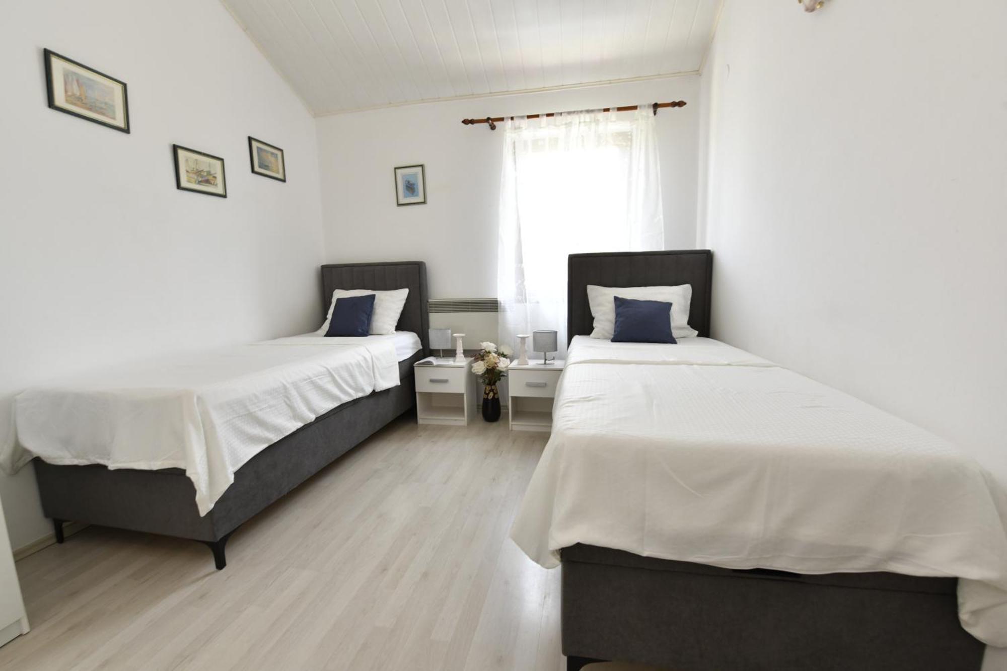 Apartments Villa Herak โปเรช ภายนอก รูปภาพ