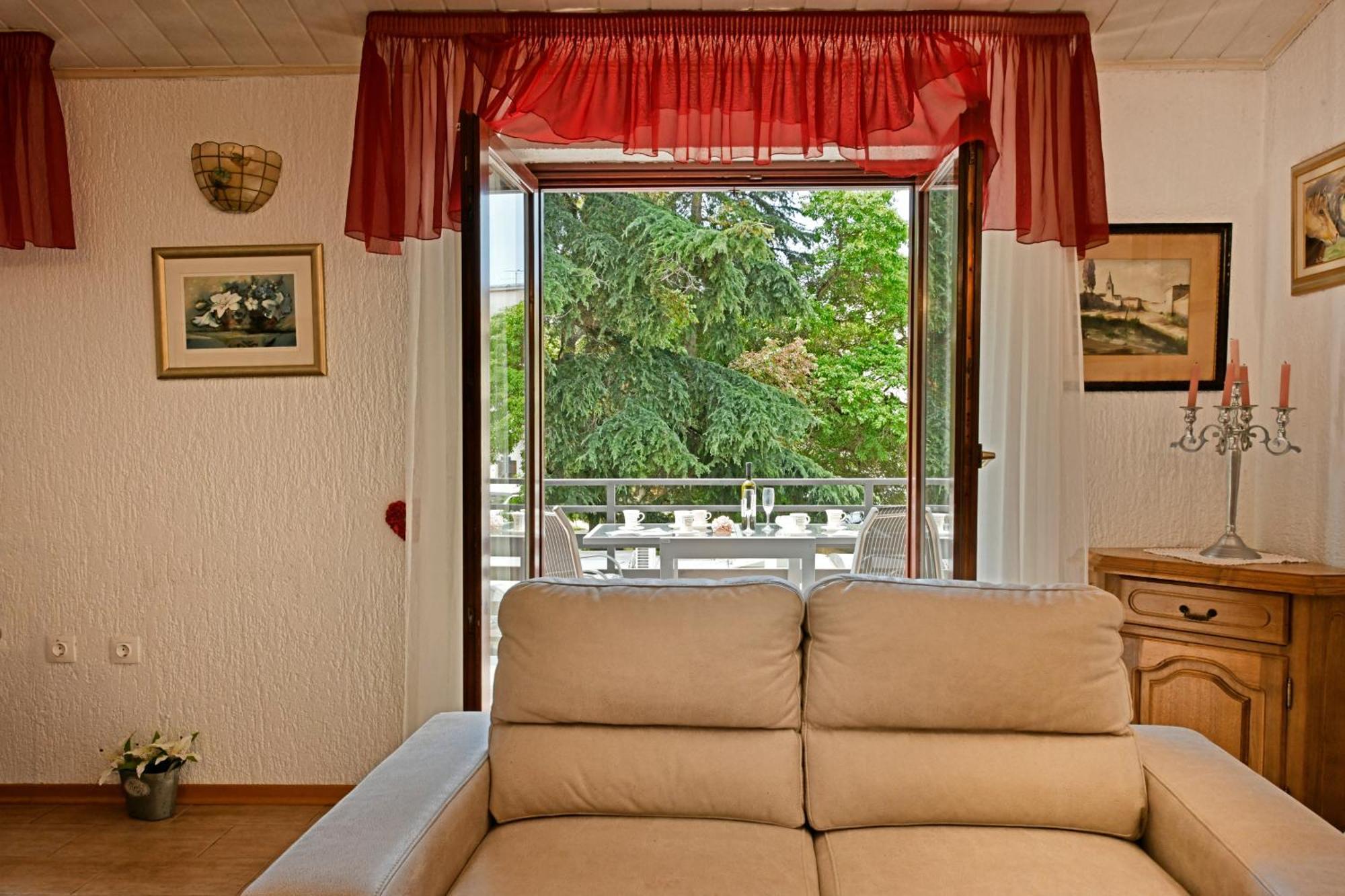 Apartments Villa Herak โปเรช ภายนอก รูปภาพ