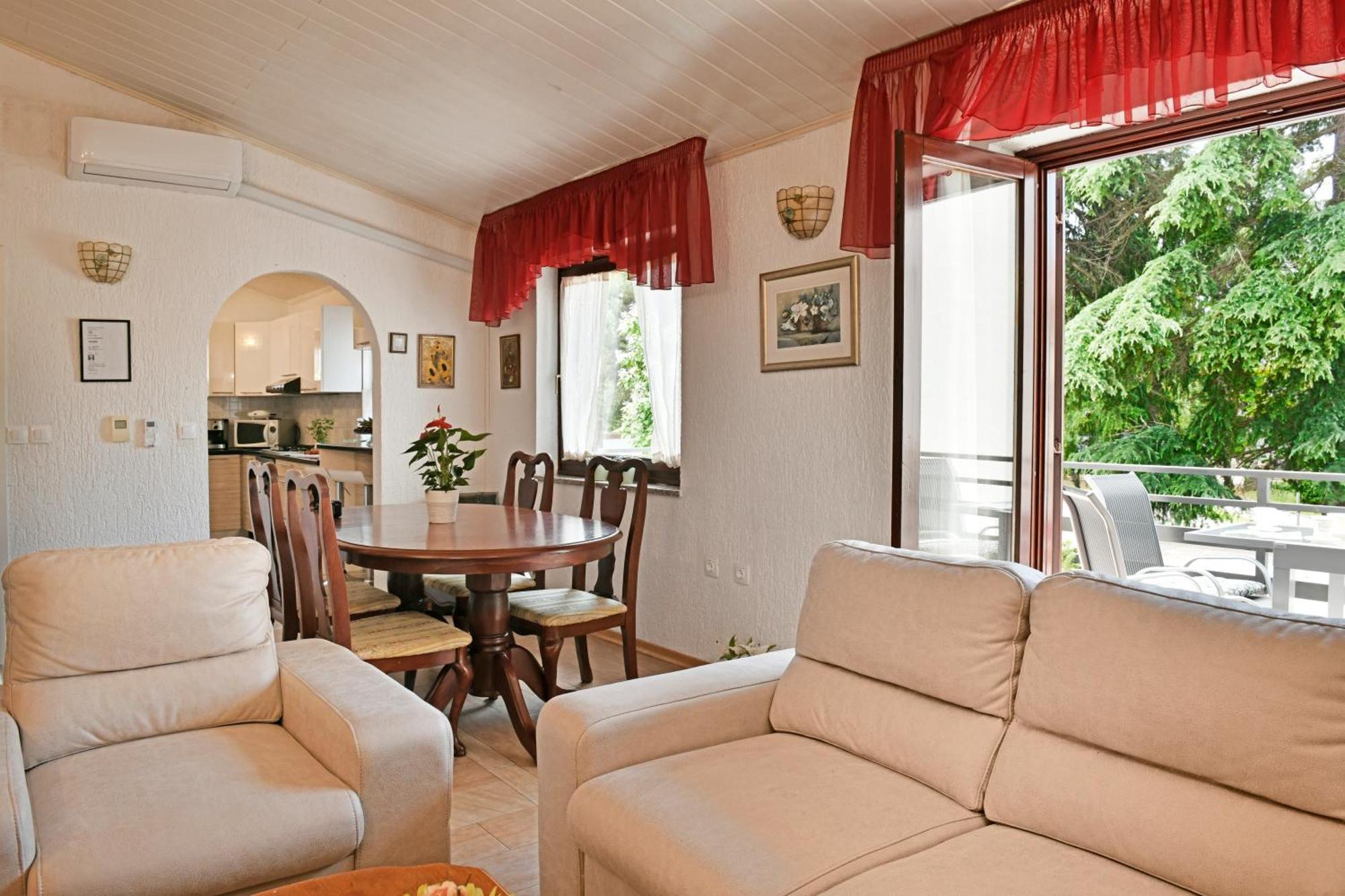 Apartments Villa Herak โปเรช ภายนอก รูปภาพ